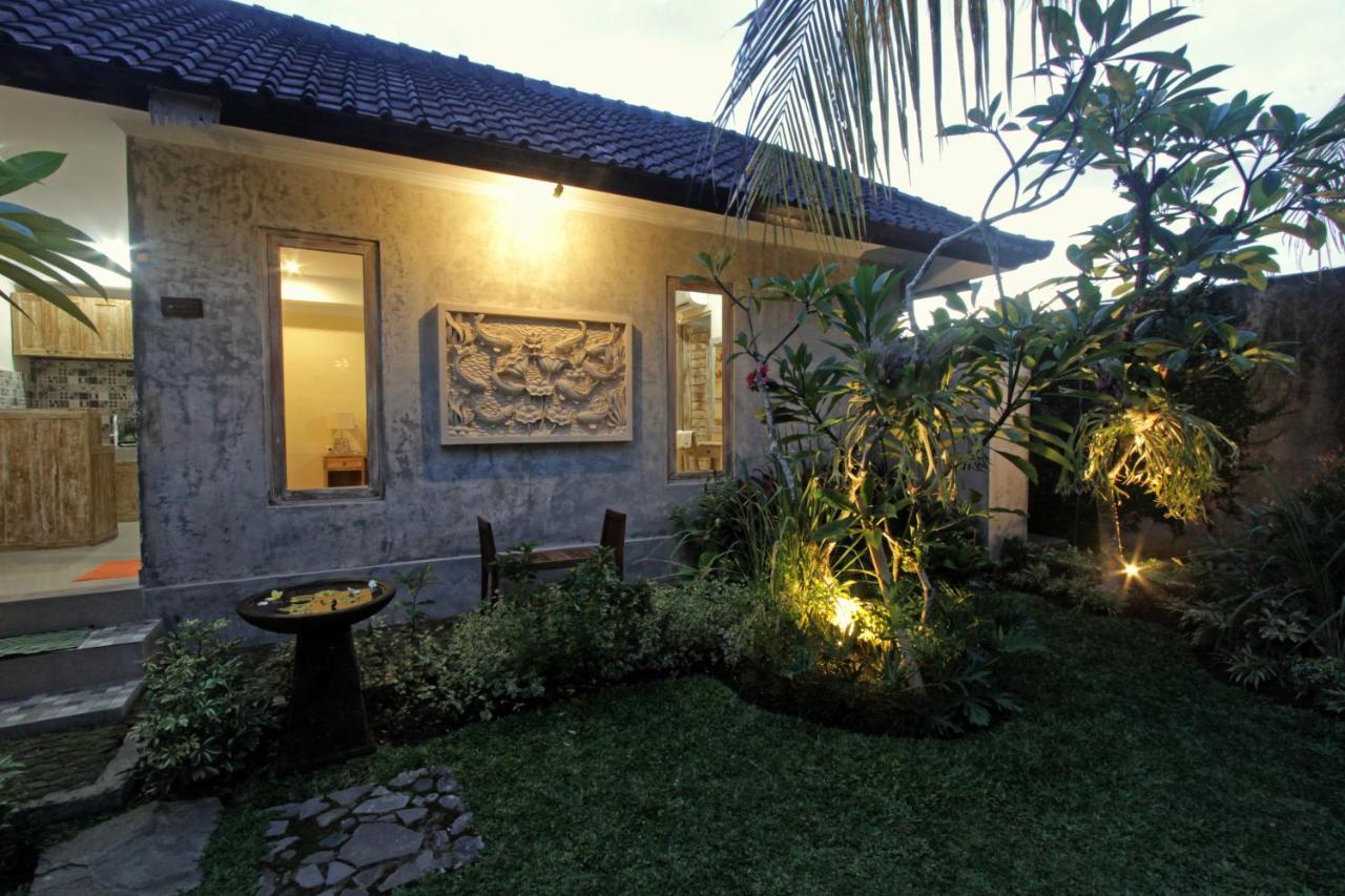 Sari House Ubud - Balinese Style Homestay Экстерьер фото