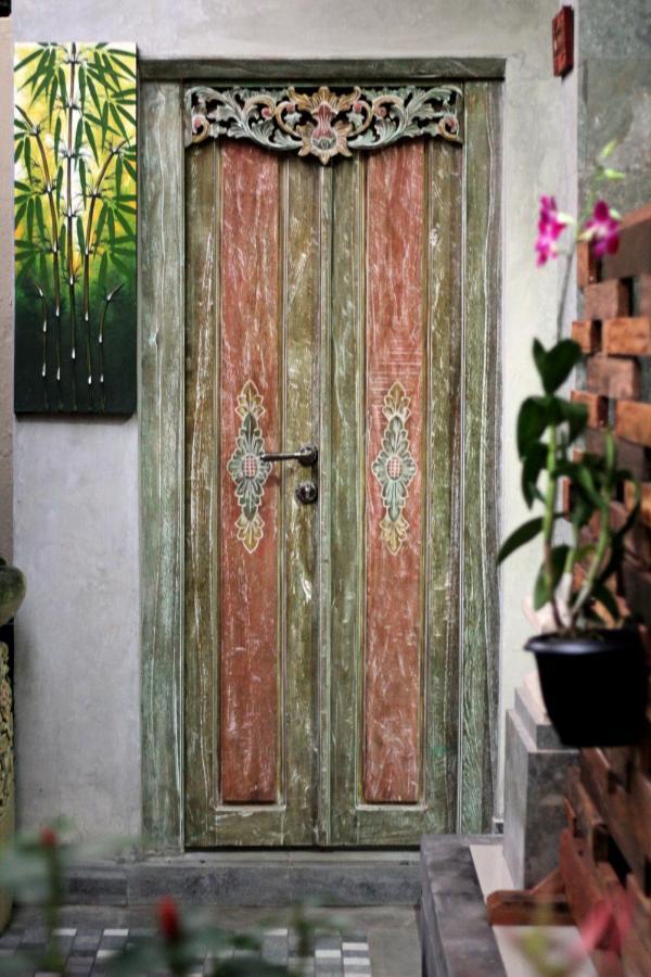 Sari House Ubud - Balinese Style Homestay Экстерьер фото