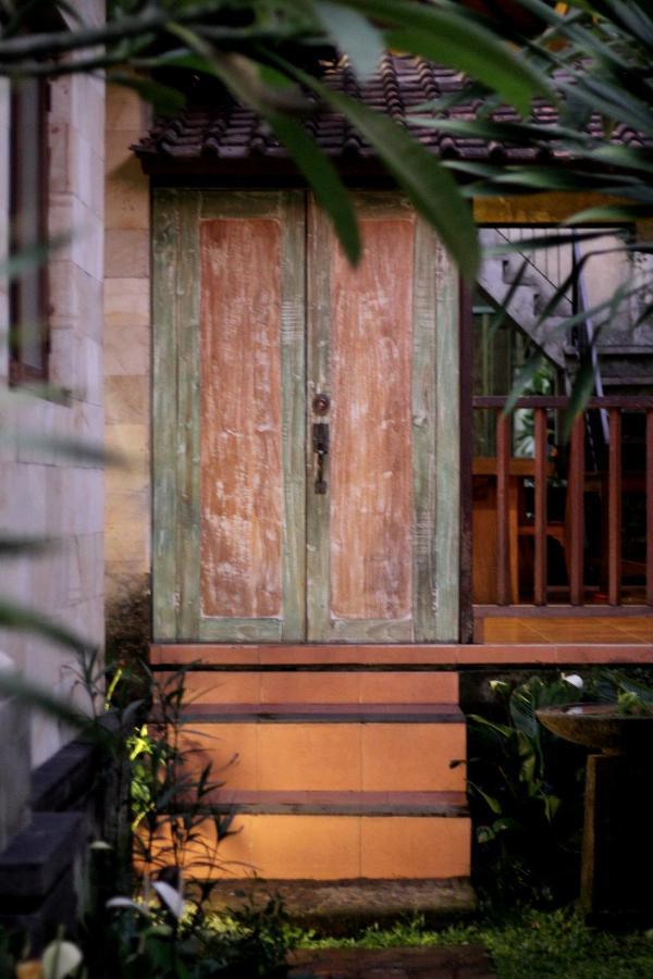 Sari House Ubud - Balinese Style Homestay Экстерьер фото